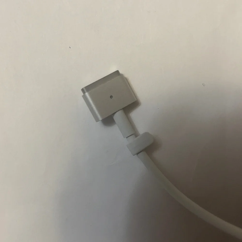Apple White Square MacBook Power Adapter 45W A 1436 2014 Untested Charger Cables